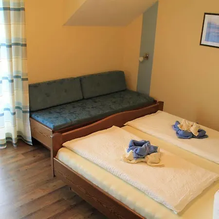 - - Gaestehaus Gabriele Drobollach am Faakersee