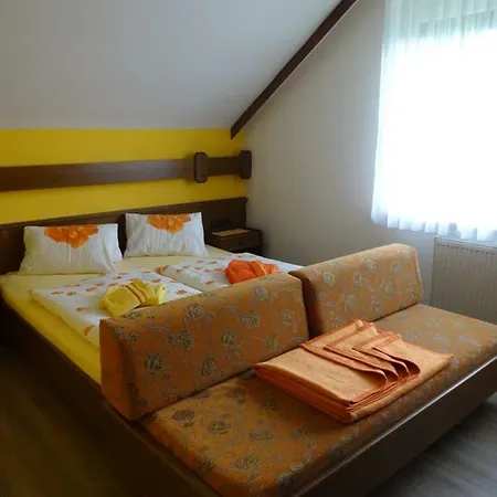 - - Gaestehaus Gabriele Апартаменты *