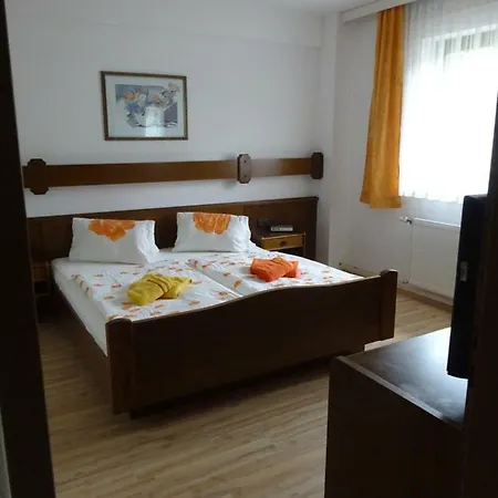 - - Gaestehaus Gabriele * Drobollach am Faakersee