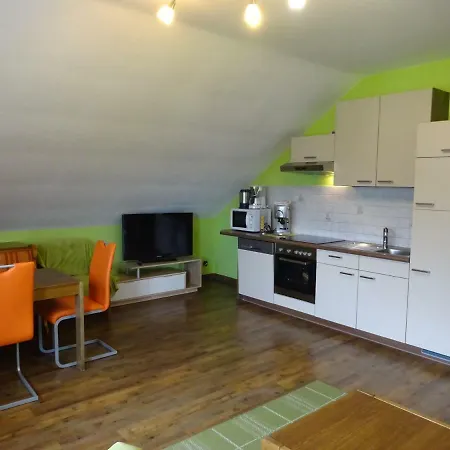 - - Gaestehaus Gabriele * Drobollach am Faakersee